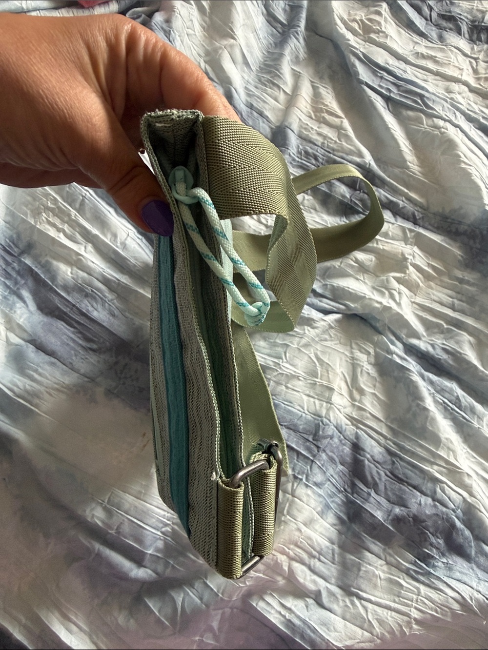 Dakine Mint Green and Teal Crossbody Bag - Picture 8 of 10